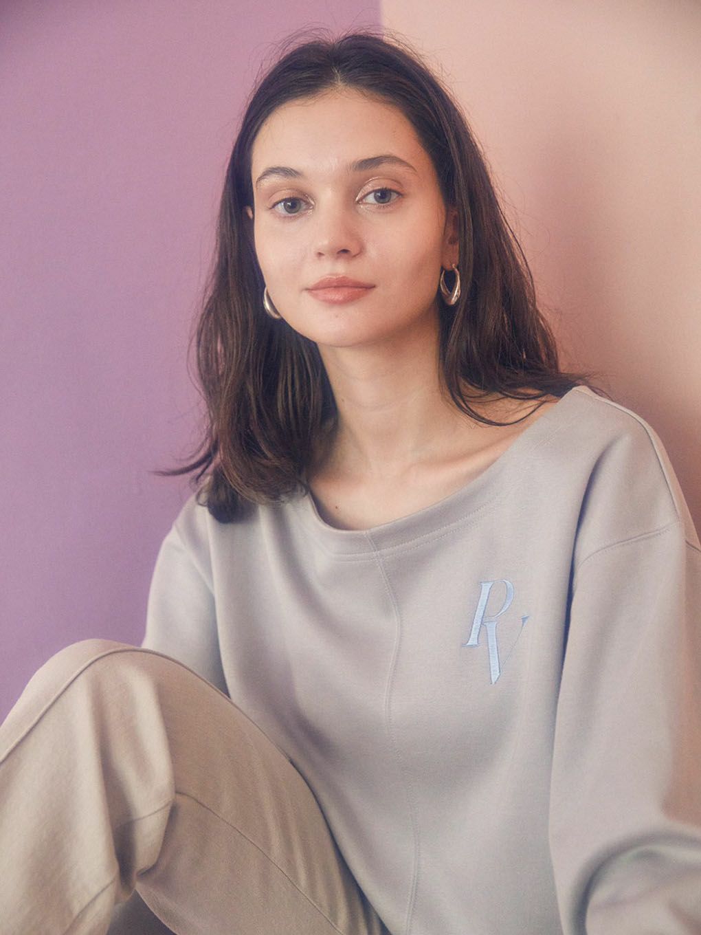 THE PV LOGO EMBROIDERY BOAT NECK TOPS