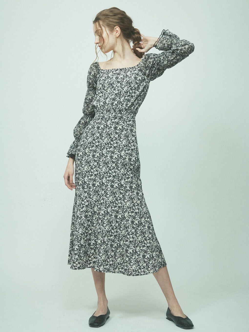 THE FLOWER SHIRRING SLEEVE DRESS