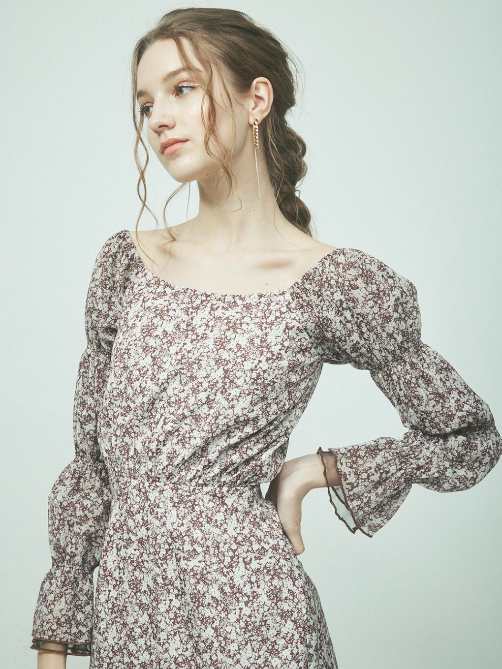 THE FLOWER SHIRRING SLEEVE DRESS