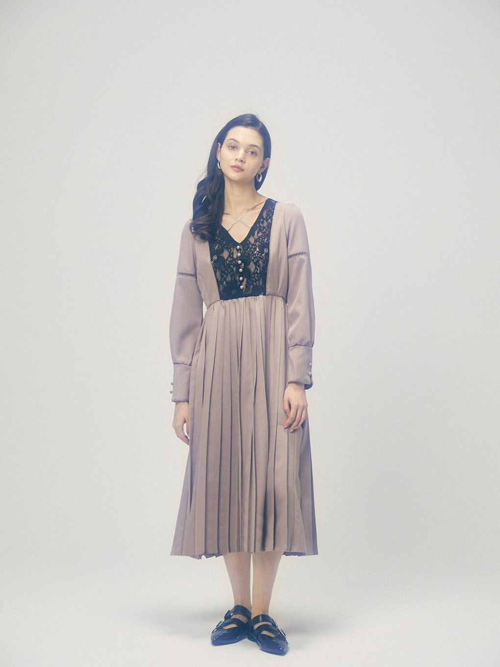 THE CROSS RIBBON PLEATS DRESS | Puff designs パフデザインズ