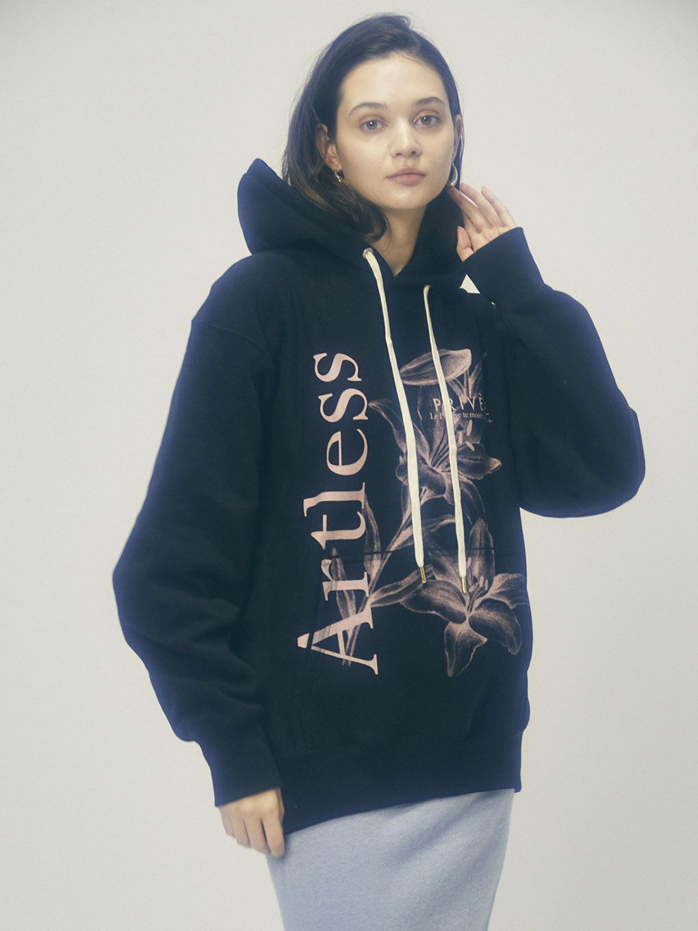 THE ARTLESS LILY PRINT HOODIE