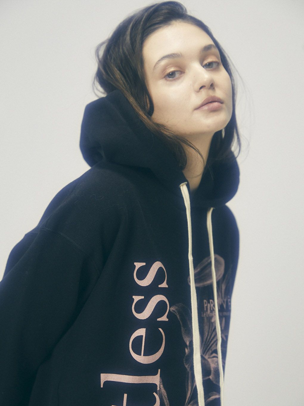 THE ARTLESS LILY PRINT HOODIE